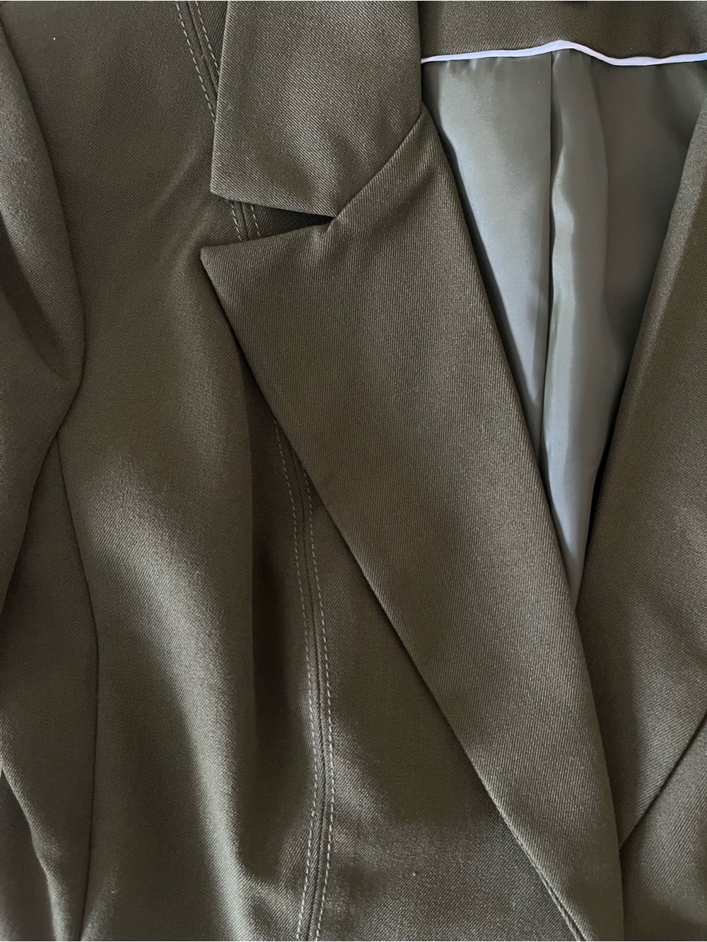 XOXO Single-Button Ruched-Sleeve Blazer - Picture 6 of 6